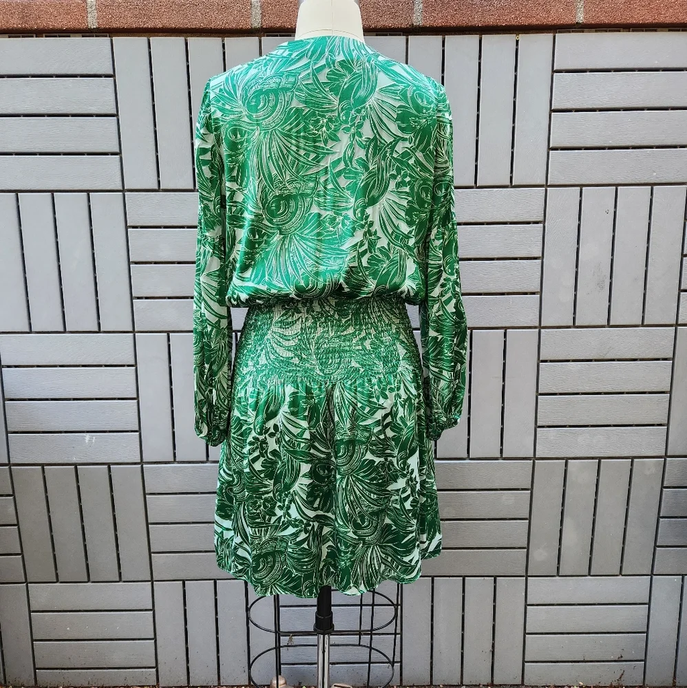White House Black Market Green Patterned Dress - Picture 5 of 6